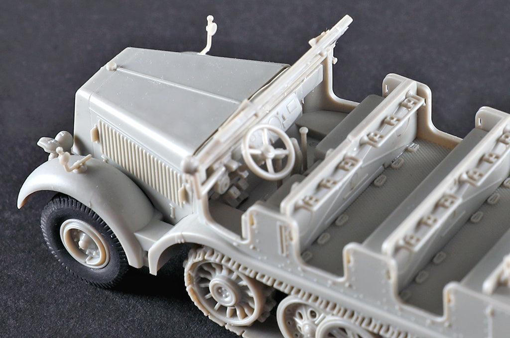 Trumpeter 07403 German Sd.Kfz. 8 Schwerer Zugkraftwagen 12t 1/72 – image 7