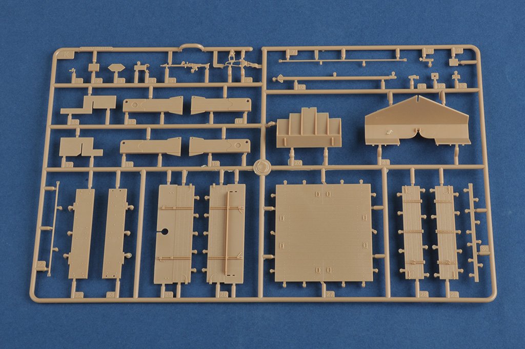 Hobby Boss 84554 German Sd.Kfz.179 Bergepanther Ausf.G Late Version 1/35 – image 6