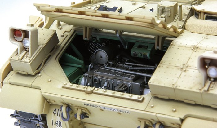 Meng Model SS-004 USInfantry Fighting Vehicle M2A3 Bradley w/BUSK (1/35) – image 7