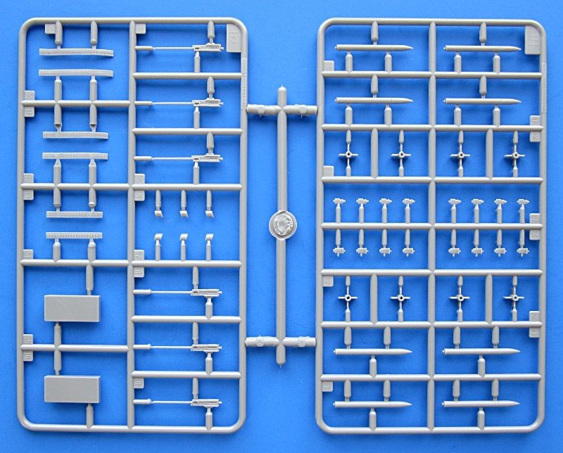Hobby Boss 80386 F4U-4 Corsair Early Version 1/48 – obrázek 7