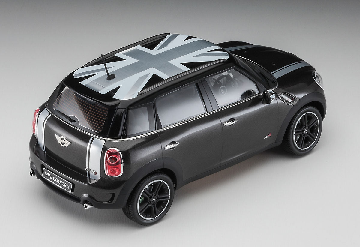 Hasegawa 20704 Mini Cooper S Countryman ALL4 Black Jack 1/24 – imagen 3