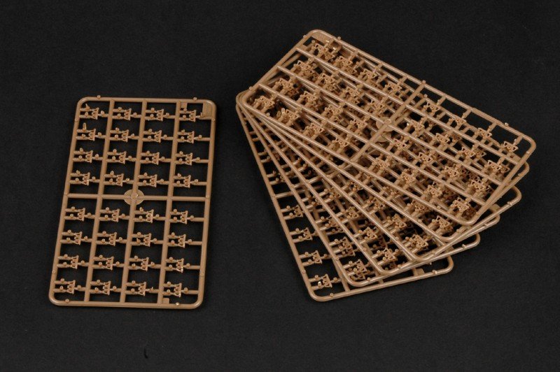Hobby Boss 82461 German Land-Wasser-Schlepper II-Prototype 1/35 – obrázek 7