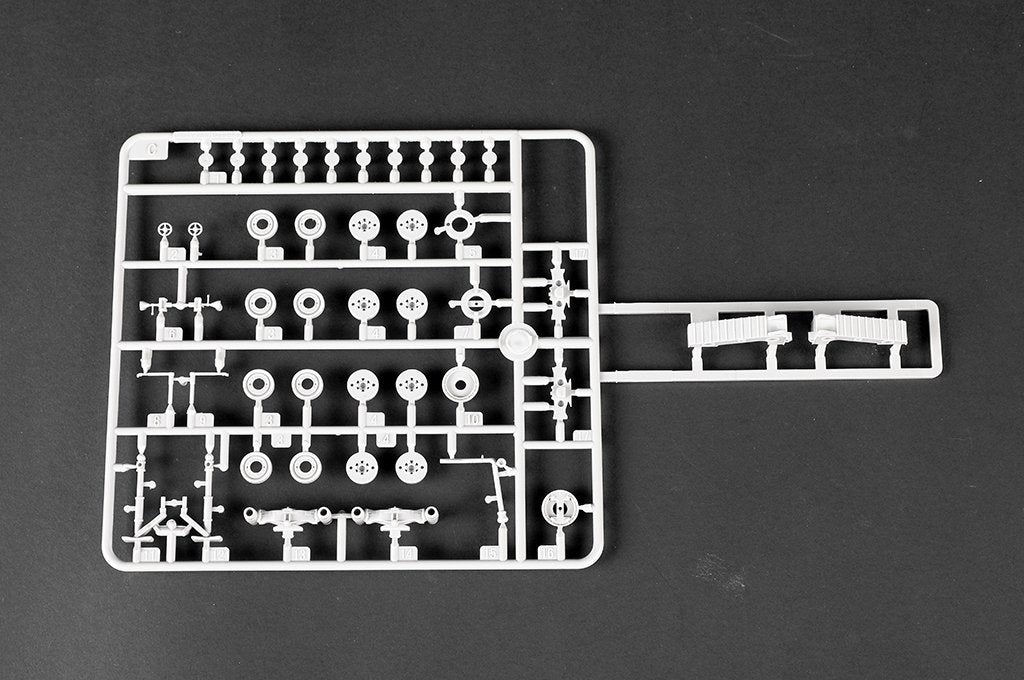 Trumpeter 07195 MAZ-537G Late production type with MAZ/ChMZAP-5247G semitrailer 1/72 – image 11