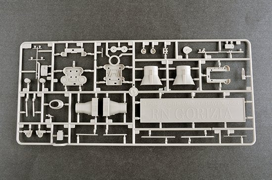 Trumpeter 05349 Italian Heavy Cruiser Gorizia 1/350 – obrázek 6