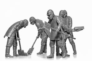 ICM 35903 Chernobyl 3. Rubble cleaners (5 figures) 1/35 – image 3