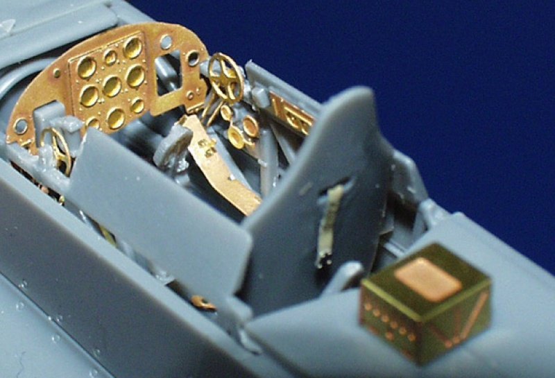 Eduard FE166 YAK-1 ACCURATE MINIATURES 1/48 – image 3