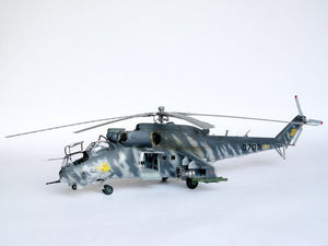 Trumpeter 05103 Mil Mi-24V Hind-E Helicopter – imagen 5