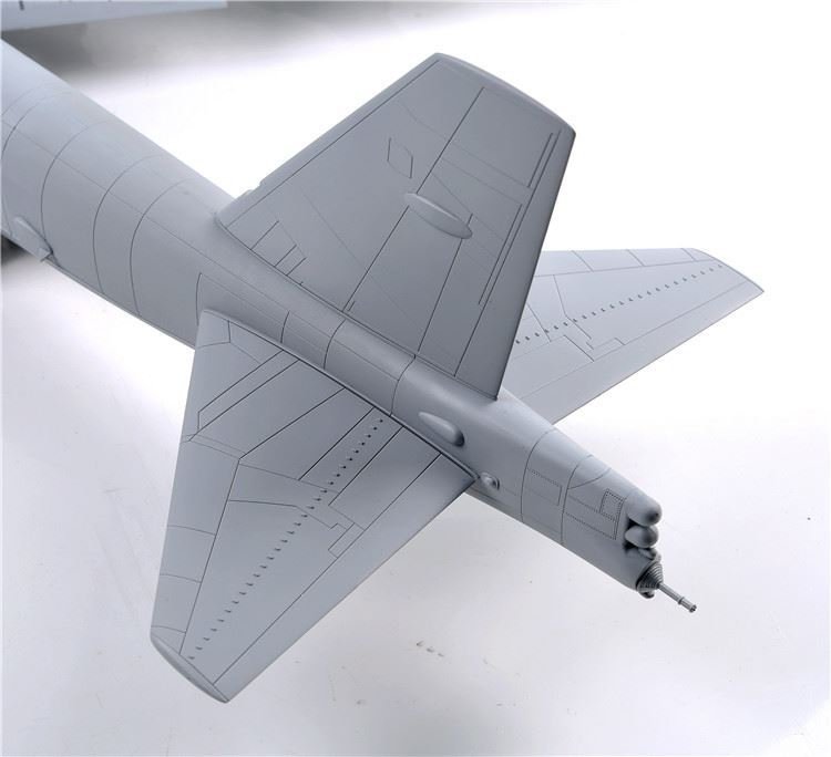 Modelcollect UA72200 B-52H US Stratofortress Strategic Bomber 1/72 – obrázek 20