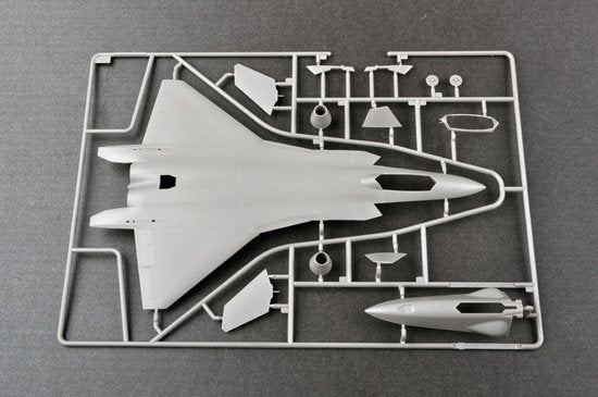 Trumpeter 01665 Chinese J-20 Mighty Dragon 1/72 – Bild 2