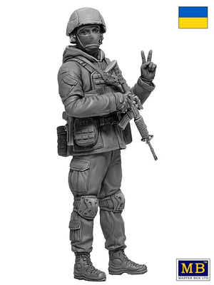 Master Box 24085 Russian-Ukrainian War series, Kit No 1. Ukrainian soldier, Defense of Kyiv, March 2022 1/24 – image 3