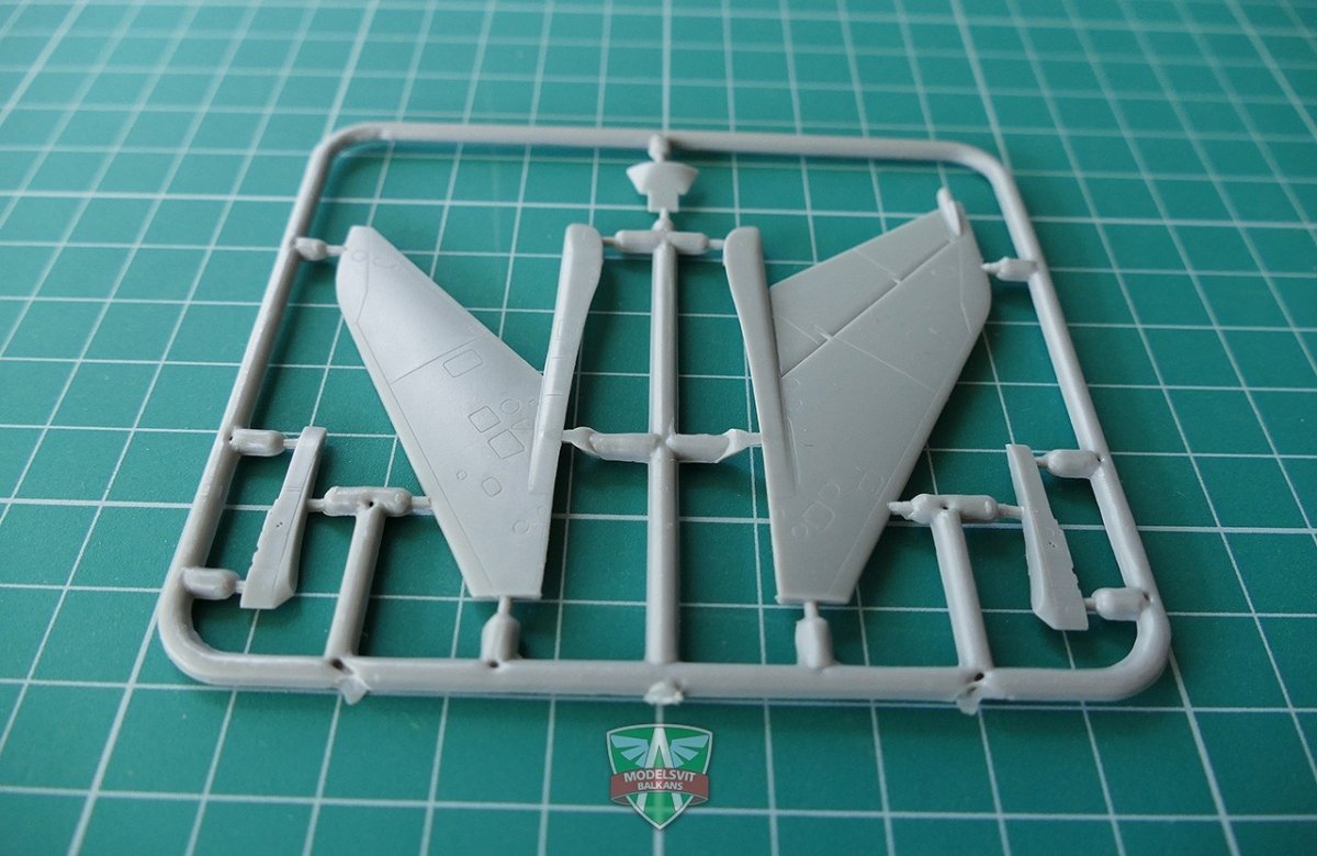 Modelsvit 72005 Sukhoi Su-7U (Trainer) 1/72 – image 4