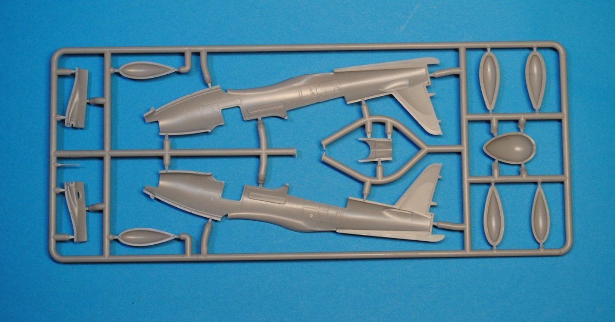 Dora Wings 72005 Bell P-63E-1-BE Kingcobra 1/72 – obrázek 7
