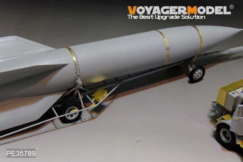 Voyager Model PE35789 WWII Hanomag SS100 Military Car w/V2 Rocket Transporter For TAKOM 2110 1/35 – Bild 5