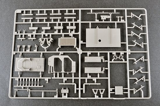 Trumpeter 01056 MAZ-7410 Tractor W/CHMZAP-5247G 1/35 – obrázek 12