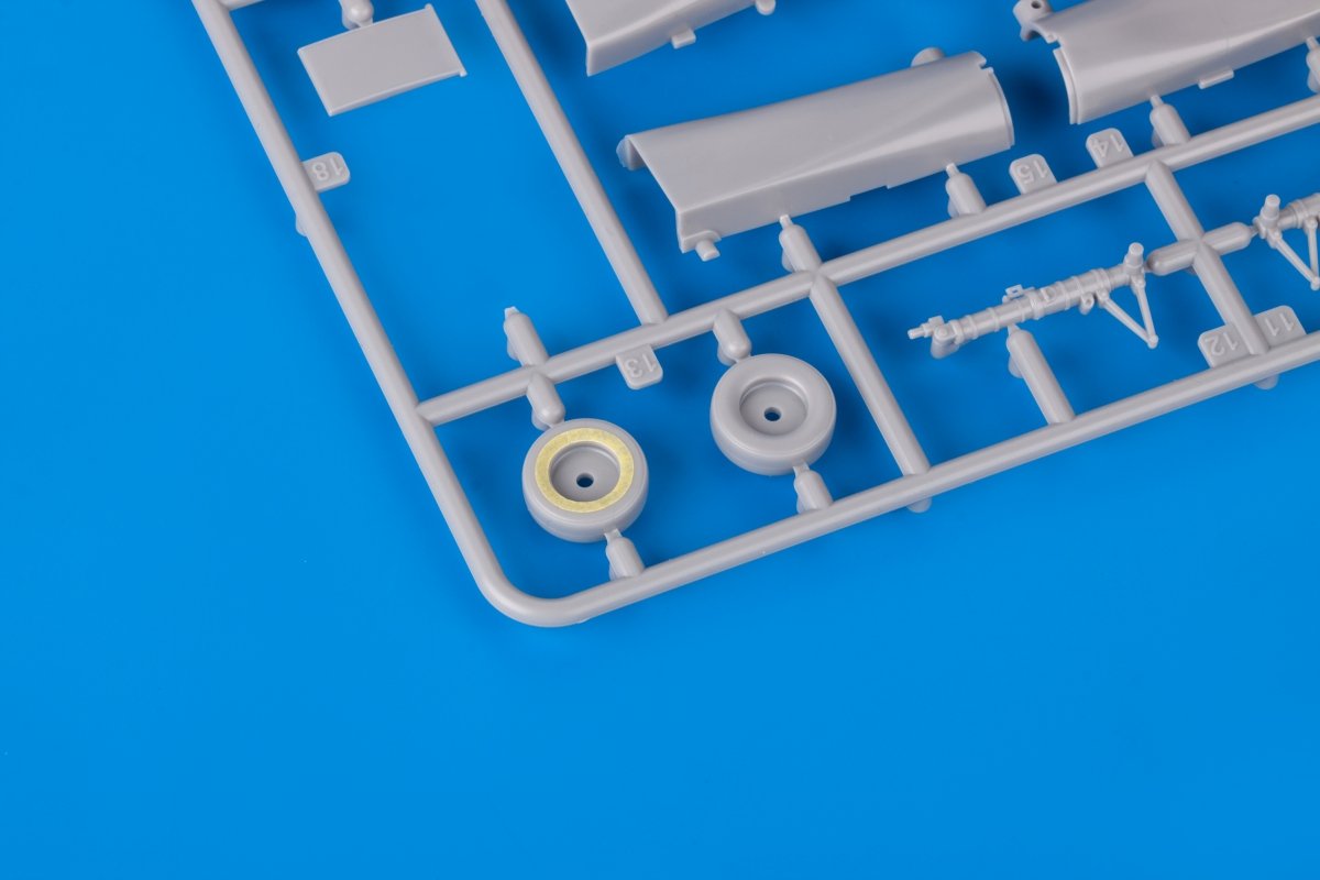 Eduard CX532 F-14A FINE MOLDS 1/72 – image 5