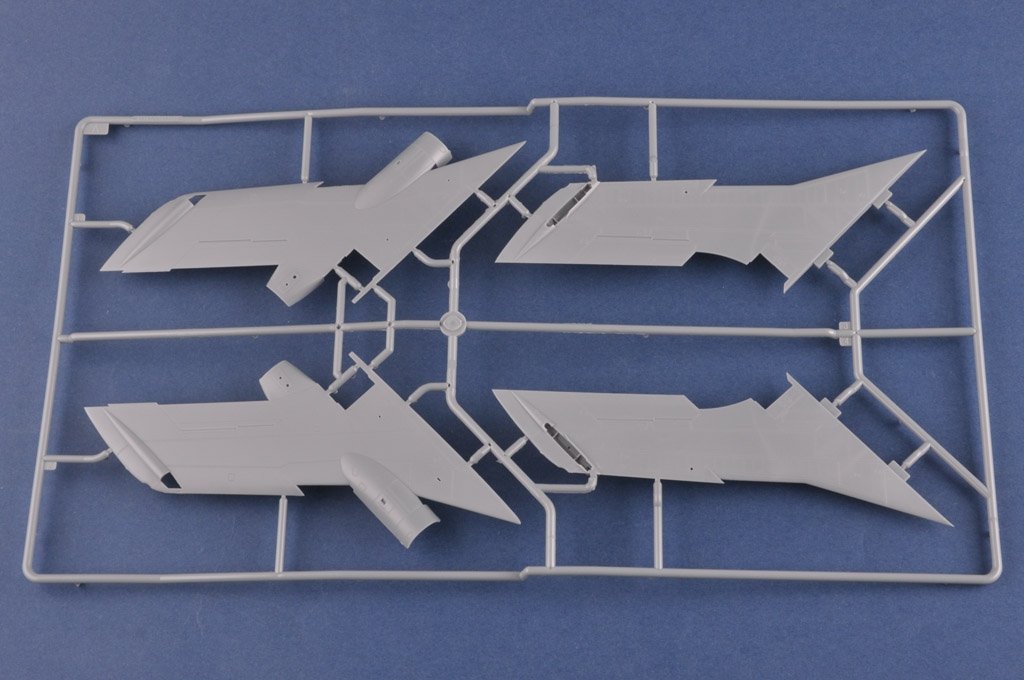Hobby Boss 81768 Russian Yak-28PP Brewer-E 1/48 – obrázek 6