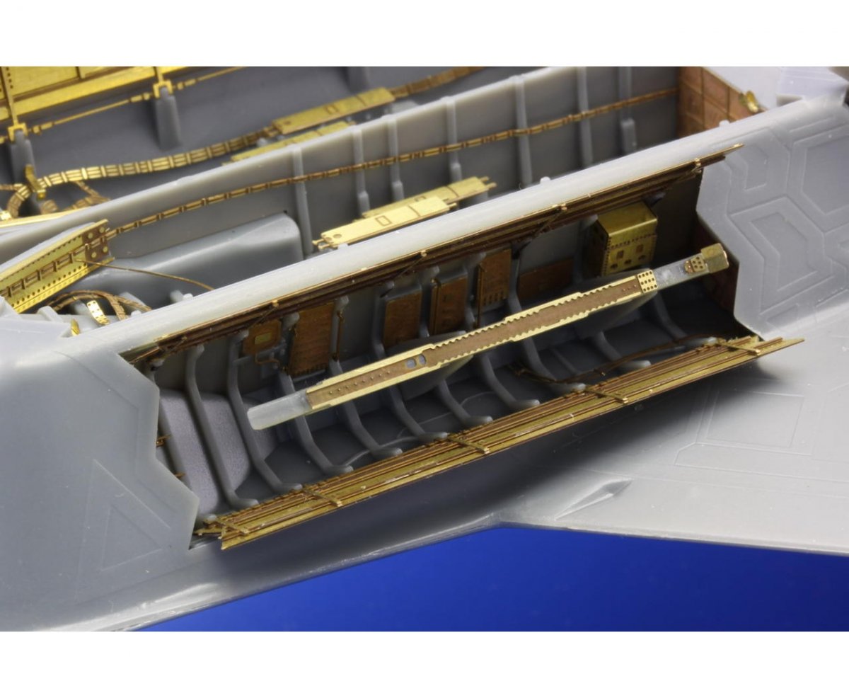 Eduard 72517 F-22 bomb bay 1/72 FUJIMI – image 6