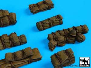 Black Dog T35142 Tentage+bedrols N 1/35 – image 3