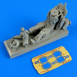 Aerobonus 320051 Soviet fighter pilot with ejection seat for MiG-21/MiG-23 1/32