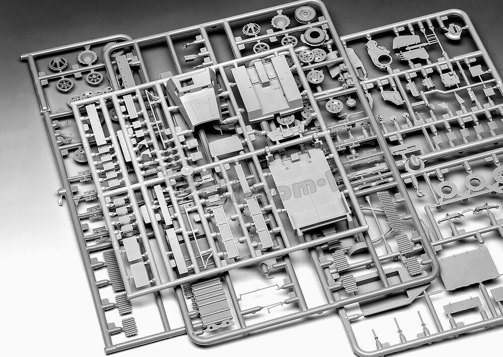 Revell 63293 sWS with Flak 43 and Sd.Ah. 58 Ammo Trailer Model Set 1/72 – image 7