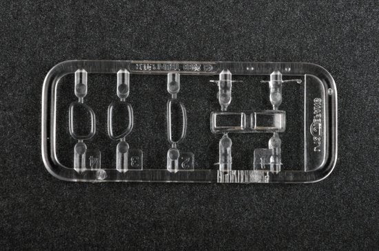 Trumpeter 01104 JIEFANG CA-30 FUEL TRUCK 1/72 – image 4