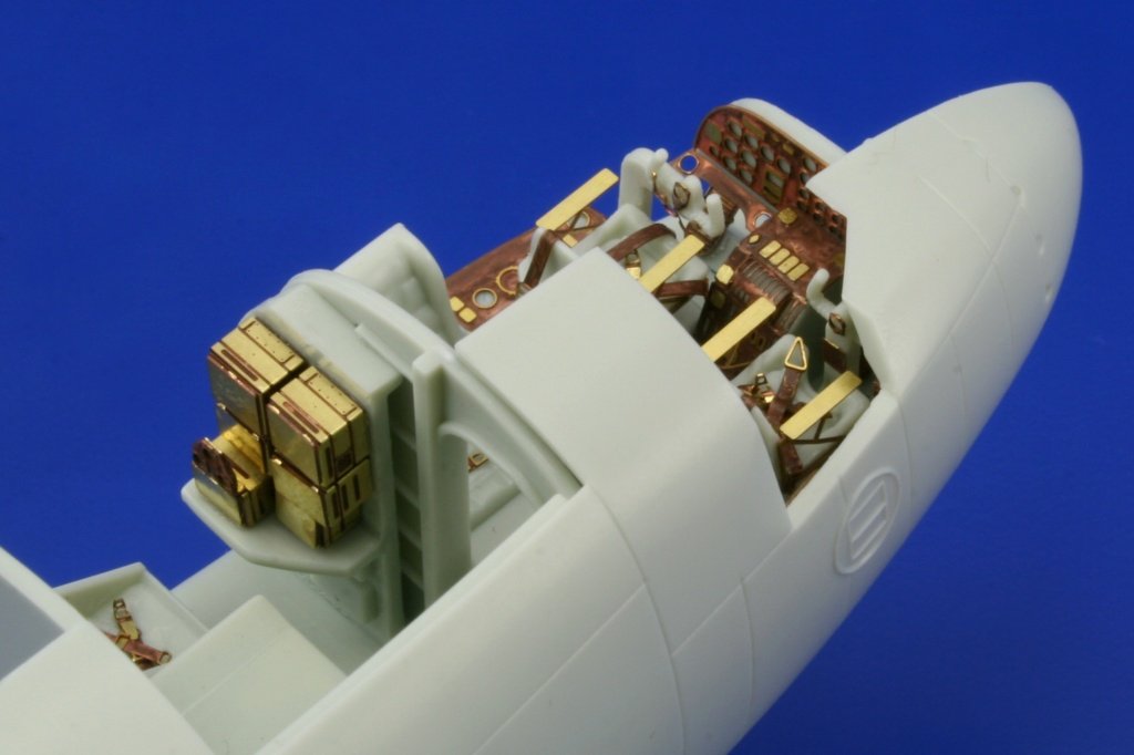 Eduard SS284 Fw 200C Condor interior 1/72 REVELL – obrázek 4
