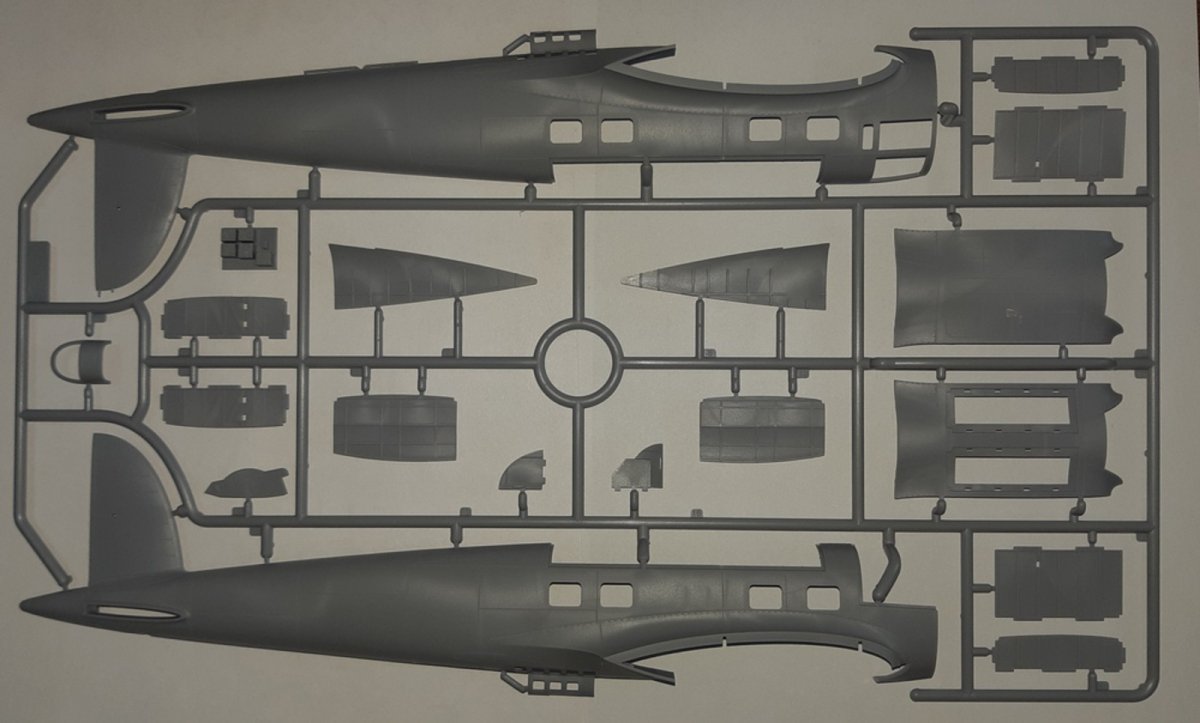 ICM 48263 He 111H-16, WWII German Bomber 1/48 – Bild 7