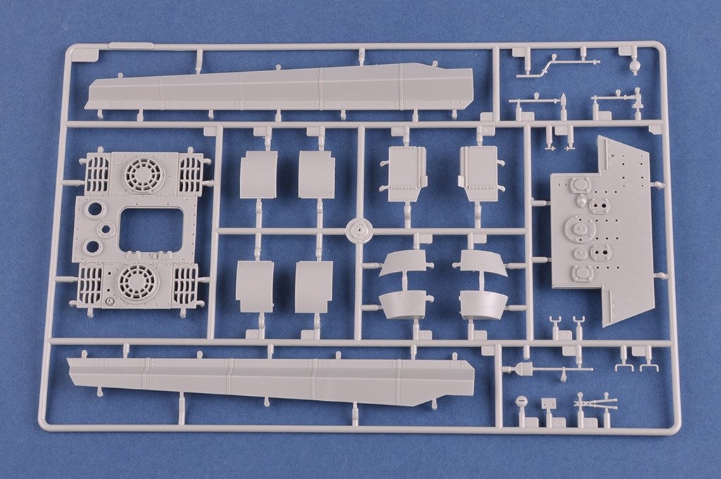 Hobby Boss 84558 Pz.Kpfw.VI Sd.Kfz.182 Tiger II Porsche Early production vehicle Fgst.Nr.280009 1/35 – image 7