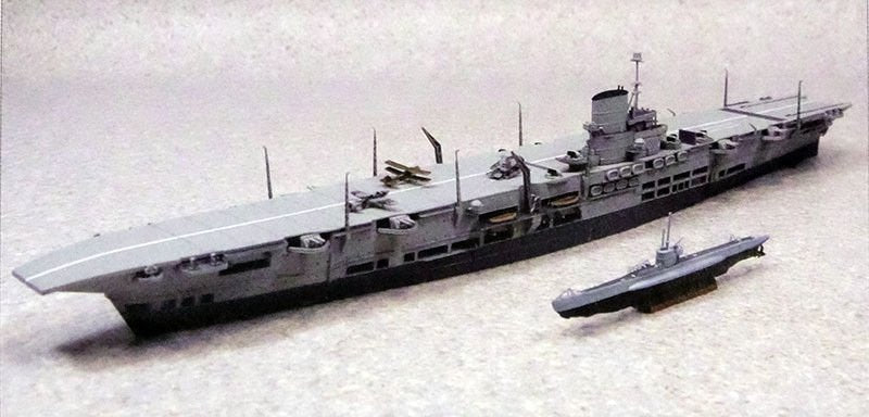 Aoshima 01022 ROYAL NAVY AIRCRAFT CARRIER ARK ROYAL VS U-BOAT81 1/700 – image 2