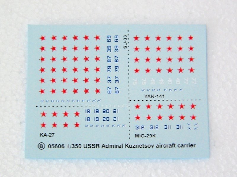 Trumpeter 05606 USSR Admiral Kuznetsov aircraft carrier 1/350 – image 16