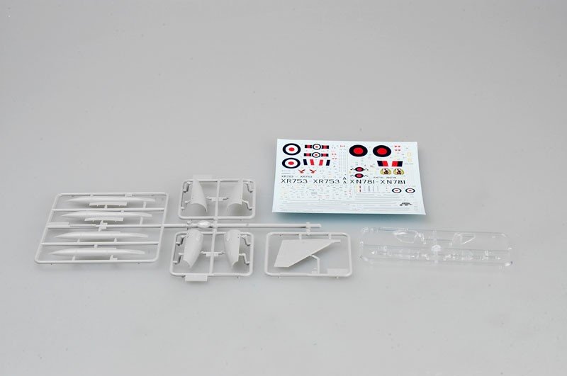 Trumpeter 01654 BAC Lightning F.6/F.2A 1/72 – obrázek 3