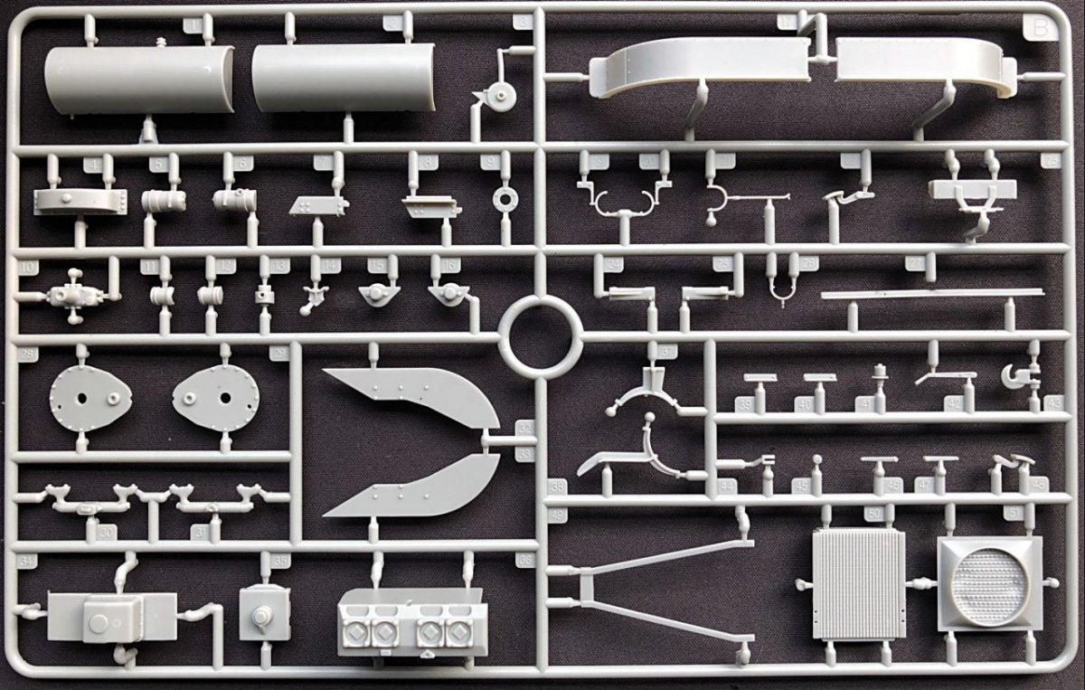 Thunder Model 35400 Russian ChTZ S60 Stalinetz 1/35 – image 6
