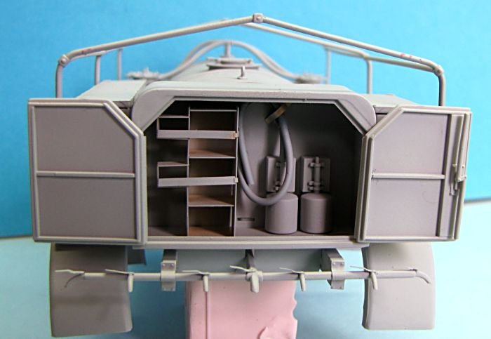 Mirror Models 35165 CMP CHEVROLET C60L WATER TRUCK 1/35 – image 4