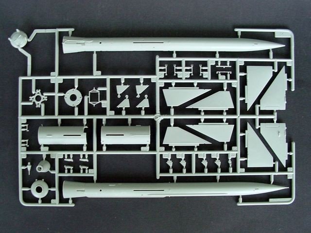 Trumpeter 00205 HQ-2 Missile With Loading Cabin 1/35 – image 5