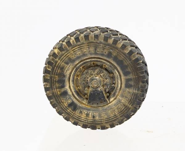 Panzer Art RE35-514 M923 “Big Foot” road wheels (Michelin XZL Pattern) 1/35 – imagen 3