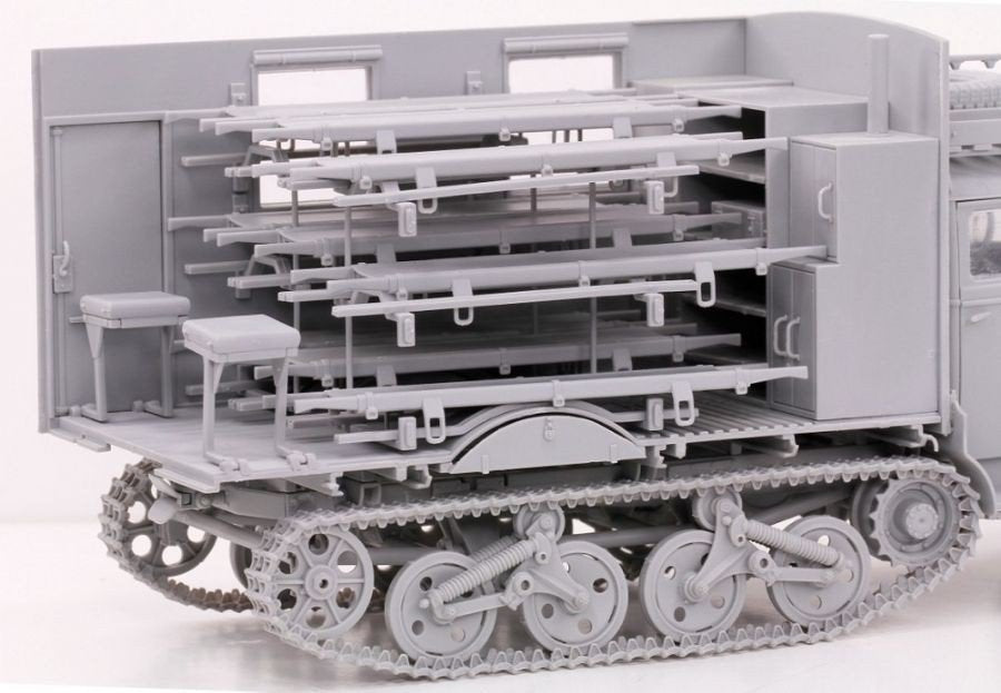 Dragon 6766 Sd.Kfz.3 Maultier Ambulance 1/35 – immagine 14