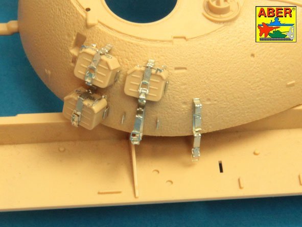Aber 35A129 Mounts for additional ammunition boxes used on Soviet tanka like: T-54; T-55 or T-62 1/35 – image 7