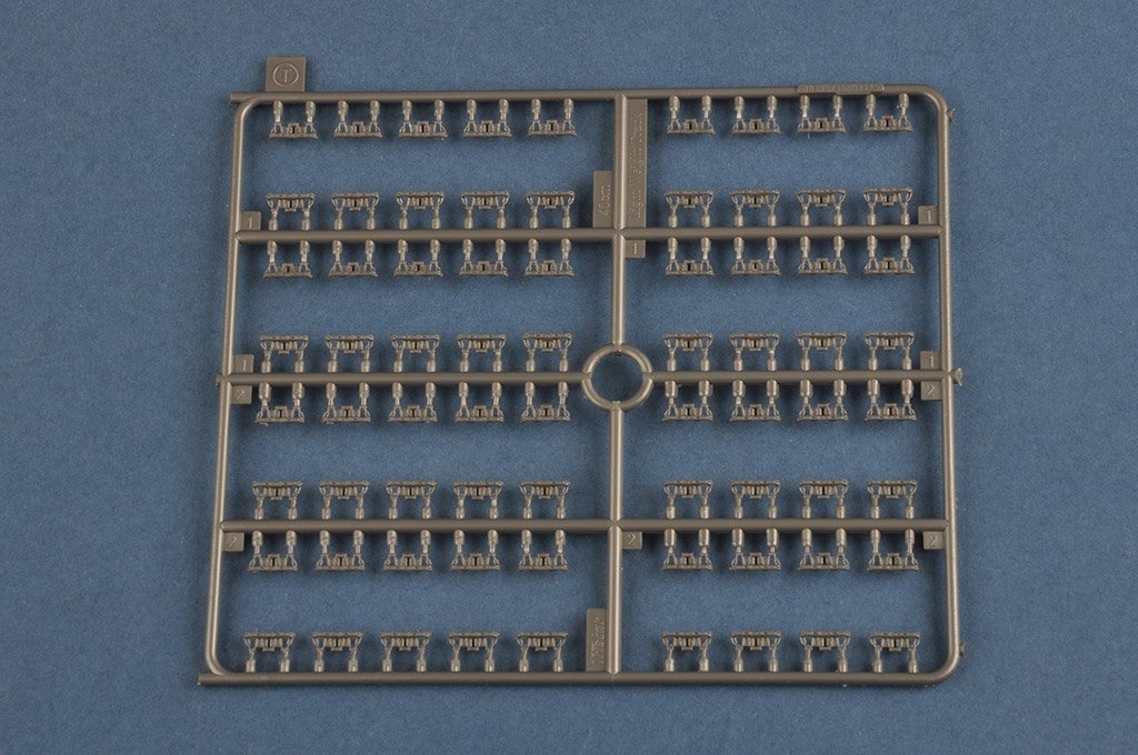 Hobby Boss 80151 German Type III/IV Hybrid Chassis Tank Small Turret 1/35 – image 10