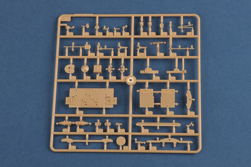 Hobby Boss 80151 German Type III/IV Hybrid Chassis Tank Small Turret 1/35 – image 8