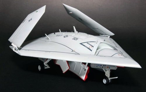 Freedom 18001 US Navy UCAS X-47B 1/48 – image 5