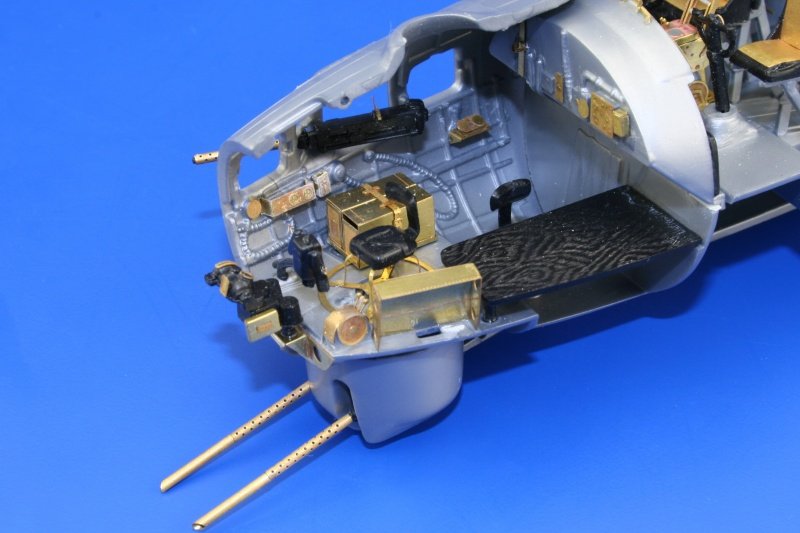 Eduard 49360 B-17G nose interior 1/48 Revell – image 3