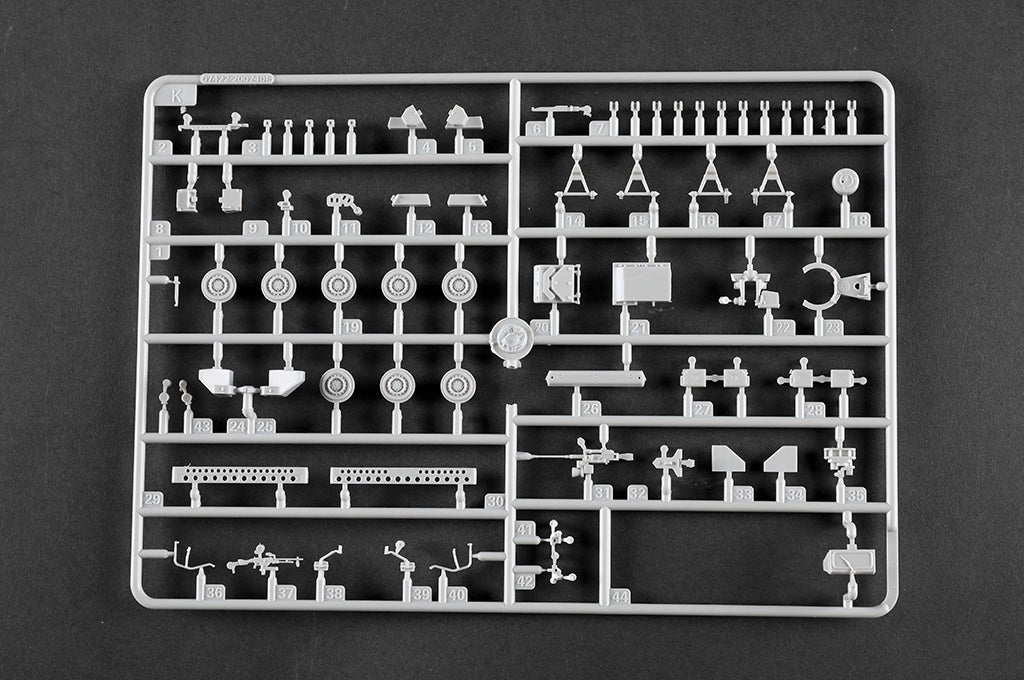 Trumpeter 07423 M1130 Stryker Command Vehicle 1/72 – image 11
