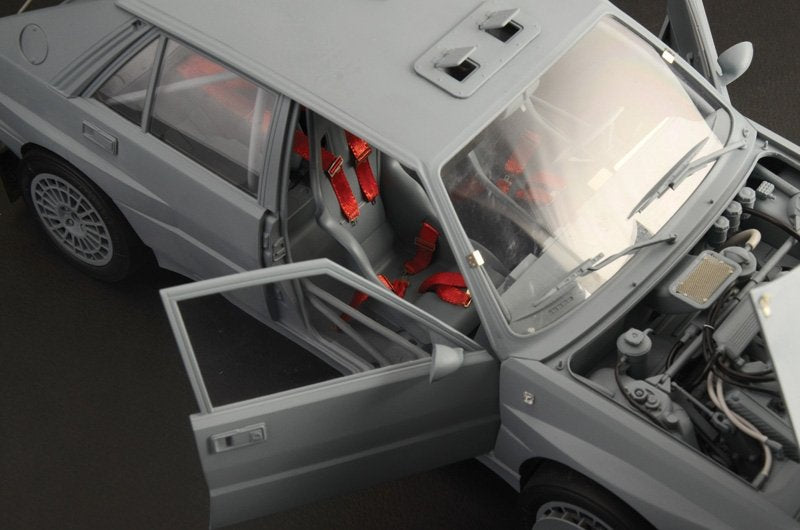 Italeri 4709 Lancia Delta HF integrale 16v 1/12 – obrázek 11