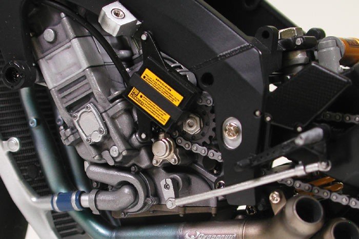 Tamiya 14109 Kawasaki Ninja ZX-RR 1/12 – image 4