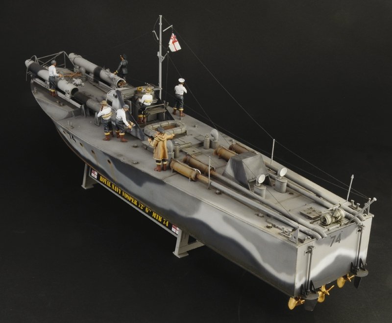 Italeri 5624 Vosper 74 Torpedo Boat with crew (7 FIGURES &amp;amp; ACCESSORIES INCLUDED) 1/35 – image 5