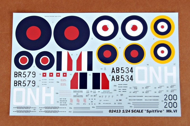 Trumpeter 02413 Spitfire MK.VI 1/24 – obrázek 4