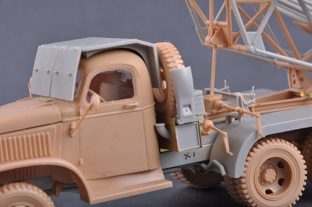 Hobby Boss 84572 GAZ-AAA with BM13/16 Katyusha 1/35 – obrázek 6