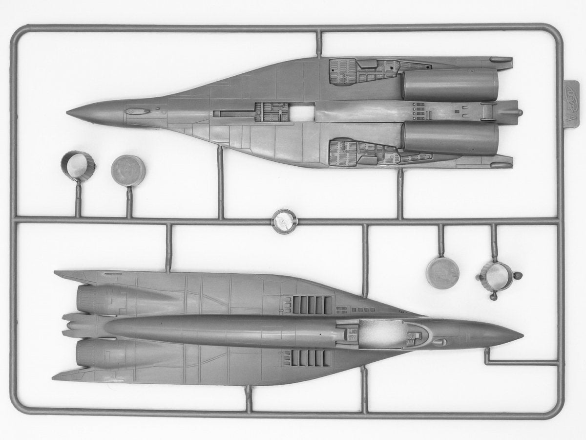 ICM DS7203 Soviet military airfield 1980s (Mikoyan-29 “9-13”, APA-50M (ZiL-131), ZiL-131 Command Vehicle and Soviet PAG-14 Airfield Plates) 1/72 – image 8
