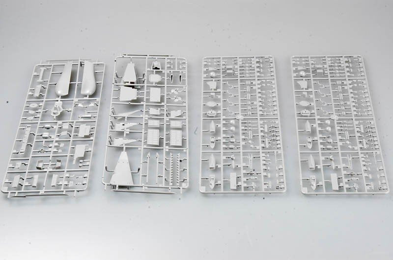 Trumpeter 04521 Russian cruiser Admiral Lazarev Ex-Frunze 1/350 – obrázek 6