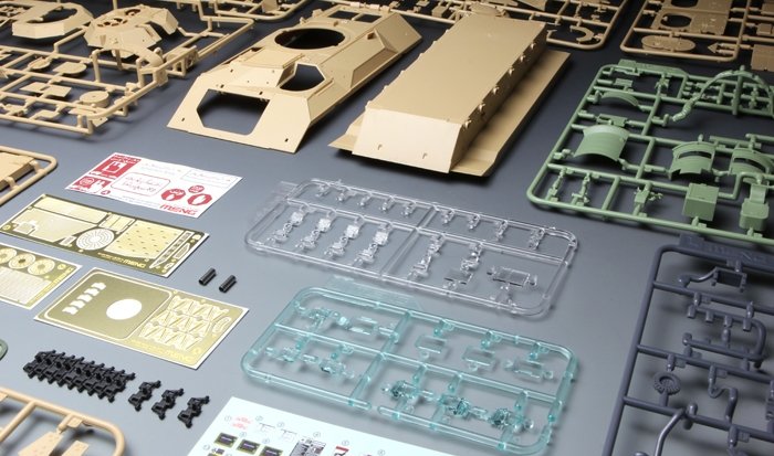 Meng Model SS-004 USInfantry Fighting Vehicle M2A3 Bradley w/BUSK (1/35) – image 2